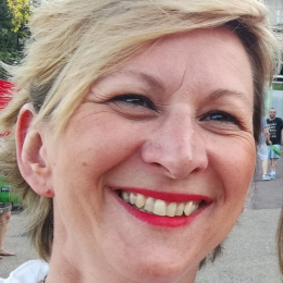 Caroline profile