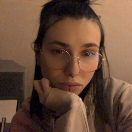 Chloe profile