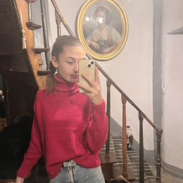 Capucine profile