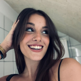 Claudia profile