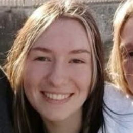 Léane profile
