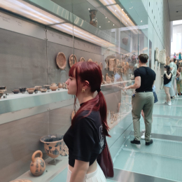 Louna profile