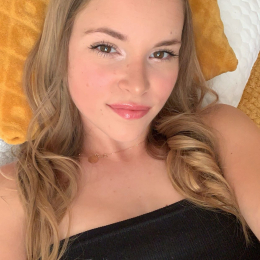 Léa profile