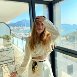 Aurore profile