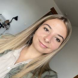 Manon profile