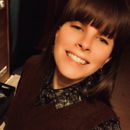 Laura profile