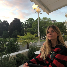 Leonie profile