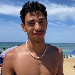 Yanis profile