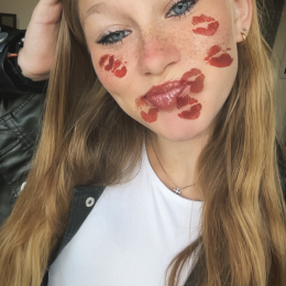 Chloe profile