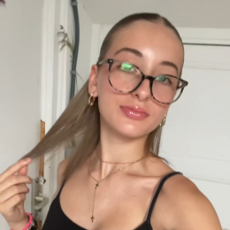 Manon profile