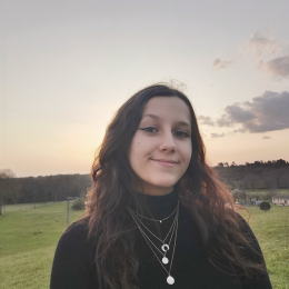 Amélia profile