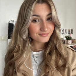 Margaux profile