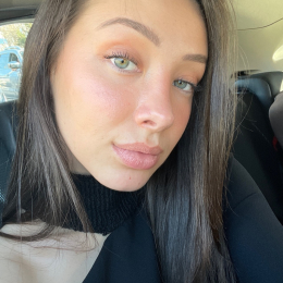 Manon profile