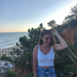 Léna profile