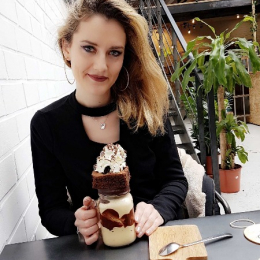 Capucine profile