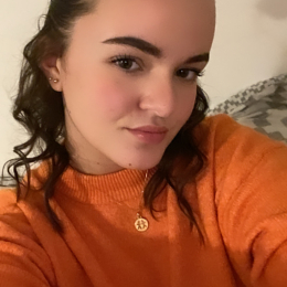 Manon profile