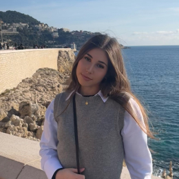 Léa profile
