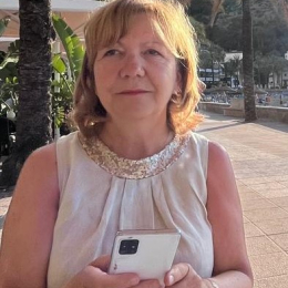 Véronique profile