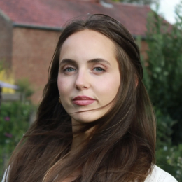 Manon profile