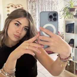 Holly e nina profile