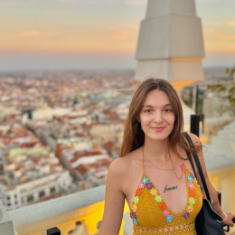 Lucía profile