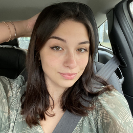 Chloe profile