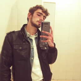 Víctor aker profile