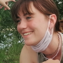 Manon profile