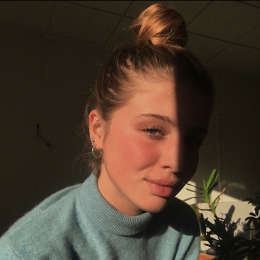 Mia profile
