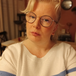 Laura profile