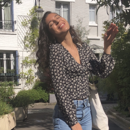 Camélia profile