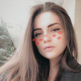 Carolyne profile
