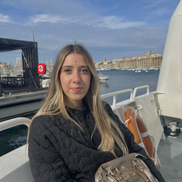 Lili profile