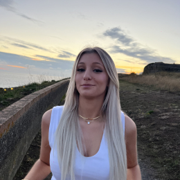 Yeliz profile