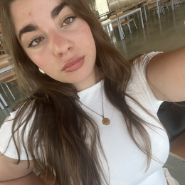 Mónica profile