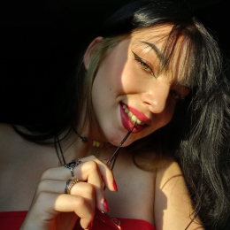 Manon profile