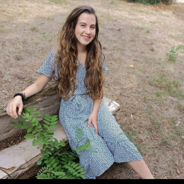 Léana profile