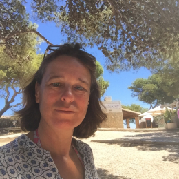 Emmanuelle profile