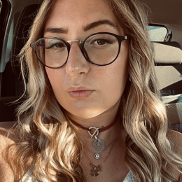 Léna profile