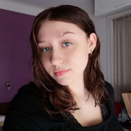 Léa profile