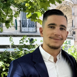 Etienne profile