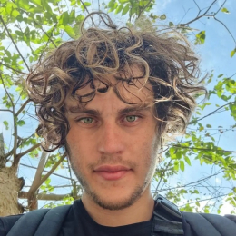 Léopold profile