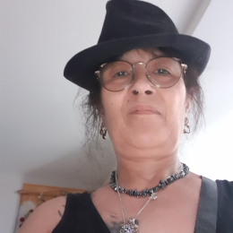 Véronique profile