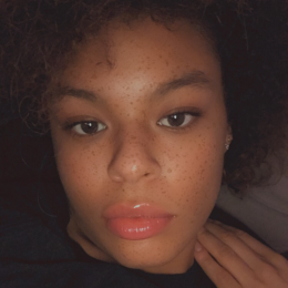 Célia profile