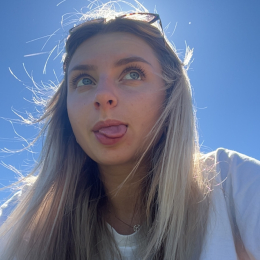 Manon profile