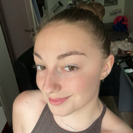 Axelle profile