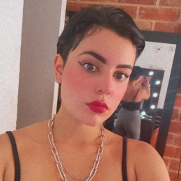 Evelyn profile