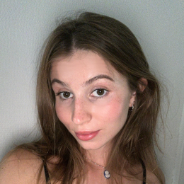 Cloé profile