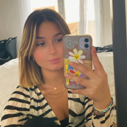Cloé profile