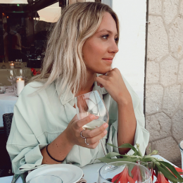 Raphaelle profile